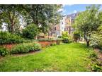 2 bedroom flat for sale in Disraeli Road, London, SW15