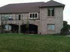 1376 Bur Oak Ln