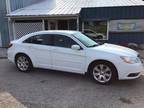 2013 Chrysler 200 Touring 4dr Sedan