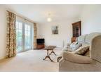 2 bedroom flat for sale in Beaufield Gate, Three Gates Lane, Haslemere, GU27