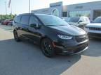 2023 Chrysler Pacifica Black, 10 miles