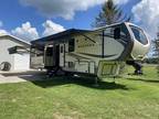 2018 Keystone Keystone Montana Legacy Edition 3920FB 41ft