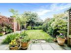 3 bedroom semi-detached house for sale in Meadow Drive, Henfield