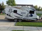 2014 Lance Lance Travel Trailer 1685 20ft