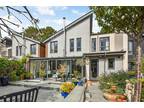 4 bedroom detached house for sale in Silverwood Mews, Winchester, SO22