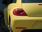 2013 Volkswagen Beetle 2.5L 2dr Coupe 5M w/ Sunroof