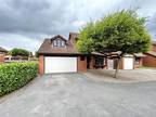 Mohawk Way, Woodley, Reading, Berkshire, RG5 4 bed detached house for sale -
