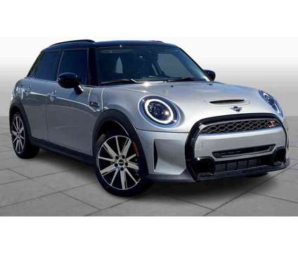 2024NewMININewHardtop 4 DoorNewFWD is a Silver 2024 Mini Hardtop Car for Sale in Albuquerque NM