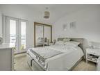 2 bedroom flat for sale in Dyas Road, Sunbury-On-Thames, TW16