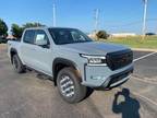 2023 Nissan frontier Gray, new