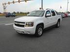 2007 Chevrolet Avalanche White, 149K miles