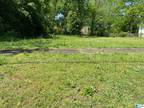 Anniston, Nice lot located in a quiet neighborhood and