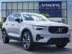 2024 Volvo XC40 B5 Plus Dark