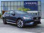 2024 Volvo V60 Cross Country B5 Ultimate