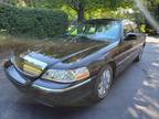 2004 Lincoln Town Car Ultimate 4dr Sedan