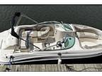 2004 Sea Ray Sundeck 220