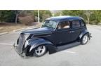 1937 Ford Sedan