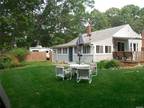 2 Bedroom In Hampton Bays NY 11946