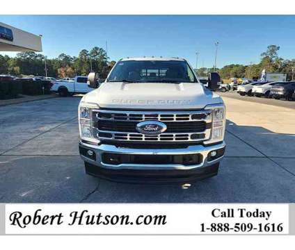 2023 Ford Super Duty F-350 DRW XL is a White 2023 Ford Car for Sale in Moultrie GA
