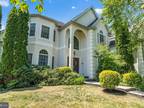 4 Carriage House Ct