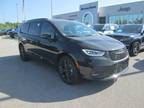 2023 Chrysler Pacifica Black, new