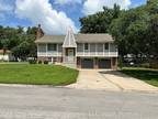 300 E 11th St Kearney, MO -