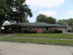 724 THE CIR, Elkhart, IN 46514 Single Family Residence For Sale MLS# 202329604