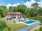 5 bedroom detached house for sale in Hill Brow, Liss, Hampshire, GU33