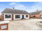 4 bedroom detached bungalow for sale in High Street, East Cowick, Goole, DN14