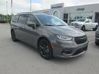 2023 Chrysler Pacifica Gray, new