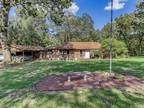 279 Country Oaks Ln