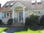 367 Columbus Pkwy Mineola, NY 11501 - Home For Rent