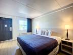 Stayable Jacksonville North - King Bed Room - Non-Smoking