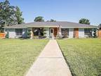 829 Barclay Dr