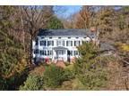 8 Bedroom In Roslyn NY 11576