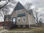 1901 W Monroe St Milwaukee, WI -