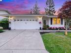 697 Paradise Valley Ct S
