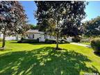 8 Crestfield Pl Northport, NY