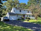 10 Oak Haven Place, East Northport, NY 11731