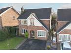 4 bedroom detached house for sale in Richmond Close, Rochdale, OL16