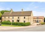6 bedroom semi-detached house for sale in Market Place, Folkingham, Sleaford