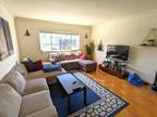 San Francisco 3BR 1BA, This large bright top-floor flat is