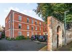 3 bedroom flat for sale in Carpenters Lane, Cirencester, Gloucestershire, GL7