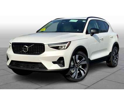 2024NewVolvoNewXC40NewB5 AWD is a White 2024 Volvo XC40 Car for Sale in Rockland MA
