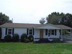 6622 Kidville Rd Denver, NC 28037 - Home For Rent