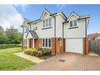 5 bedroom detached house for sale in Oak Road, Marringdean Acres, Billingshurst