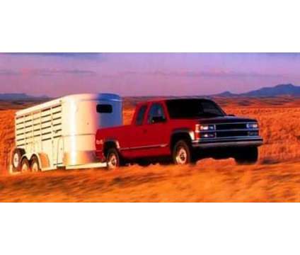 Used 2000 CHEVROLET C/K 2500 For Sale is a White 2000 Chevrolet 2500 Model Car for Sale in Columbia PA