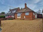 Silverdale Road, Earley, Reading 4 bed detached bungalow for sale -