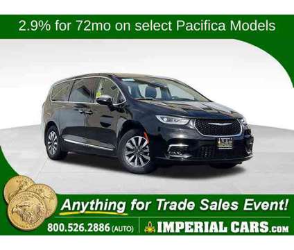 2023NewChryslerNewPacificaNewFWD is a Black 2023 Chrysler Pacifica Hybrid in Mendon MA
