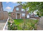 3 bedroom detached house for sale in Green Walk, Ongar, CM5